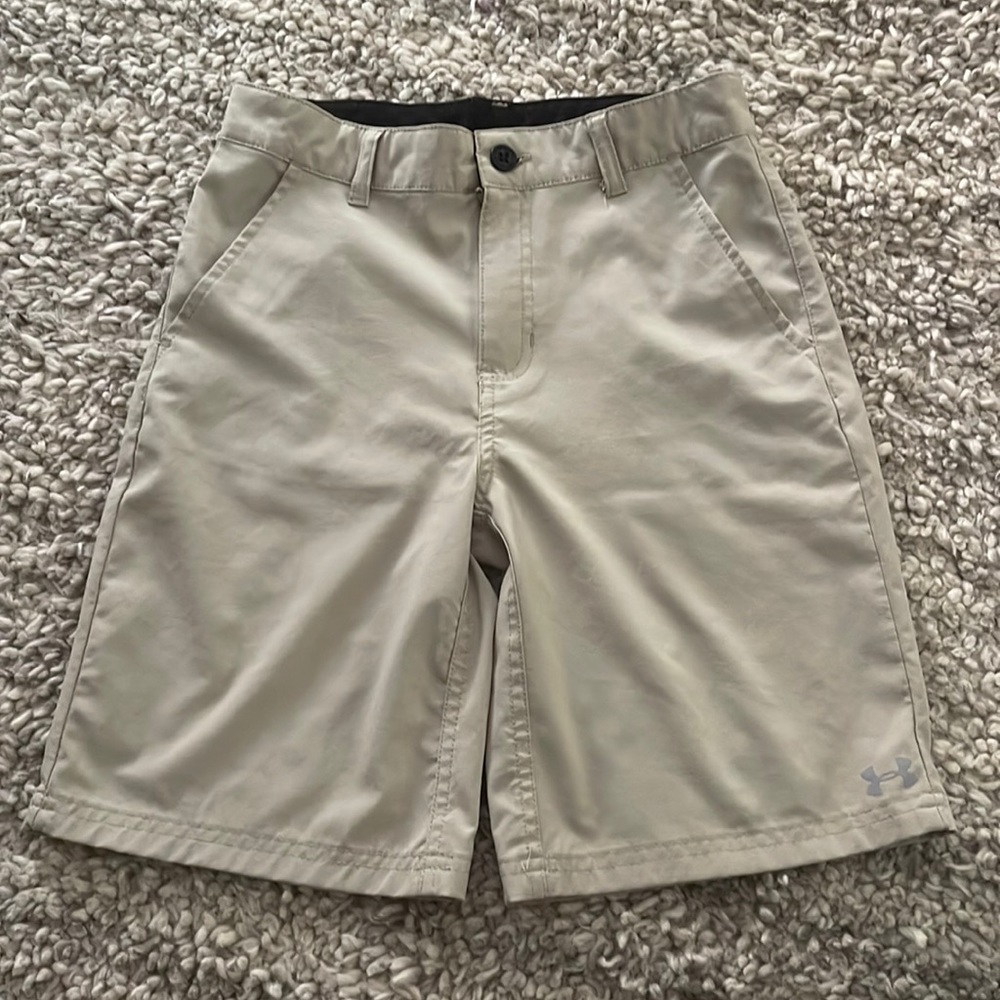 Under Armour Boys Lightweight Khaki Shorts Size 12